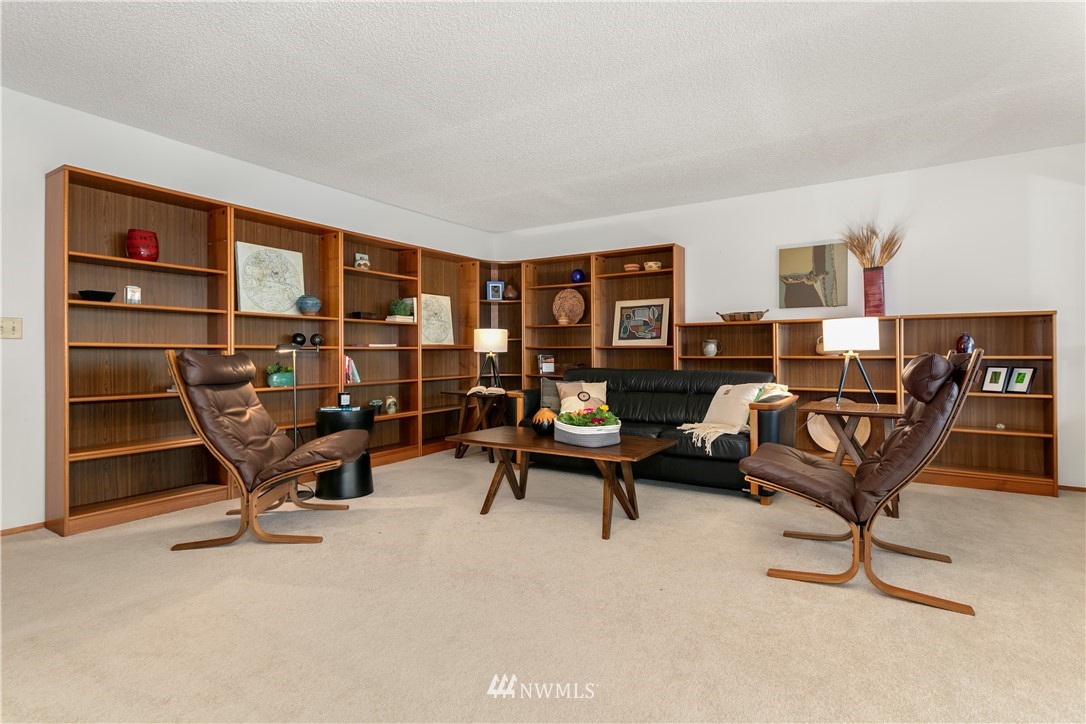 3100 West Commodore Way, Unit 308 Seattle, WA 98199 - Photo 9 of 25 Gallery Image 9