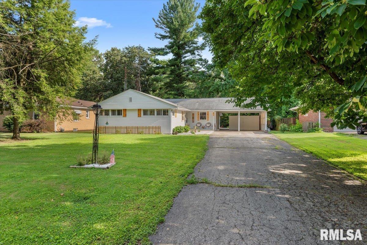 185 Circle Drive Springfield, IL 62703 - Photo 4 of 52 Gallery Image 4