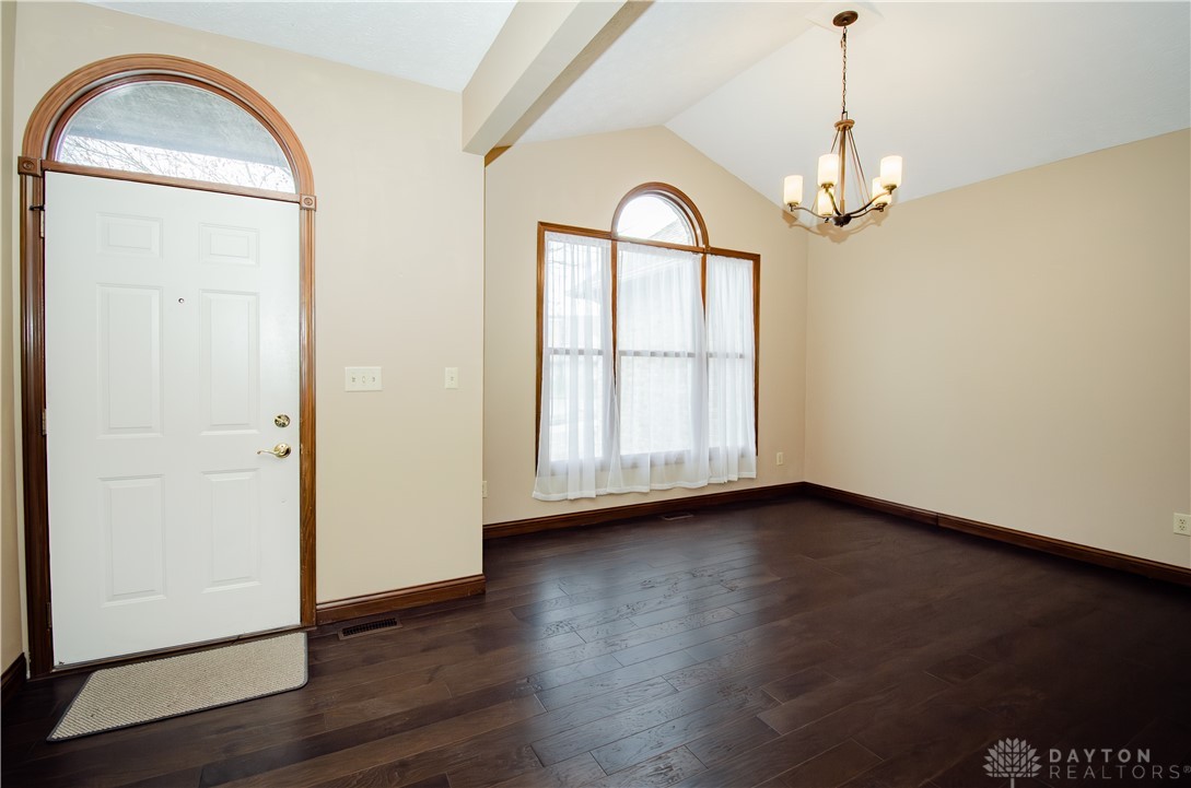 2719 Sycamore Ridge Court Dayton, OH 45431 - Photo 5 of 44 Foyer
