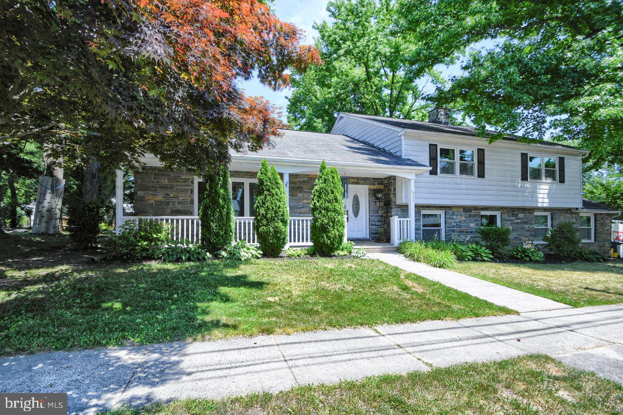 1020 Edwards Drive Springfield, PA 19064 - Photo 1 of 32 Gallery Image 1