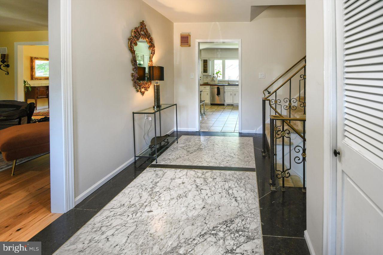 1020 Edwards Drive Springfield, PA 19064 - Photo 5 of 32 Gallery Image 5