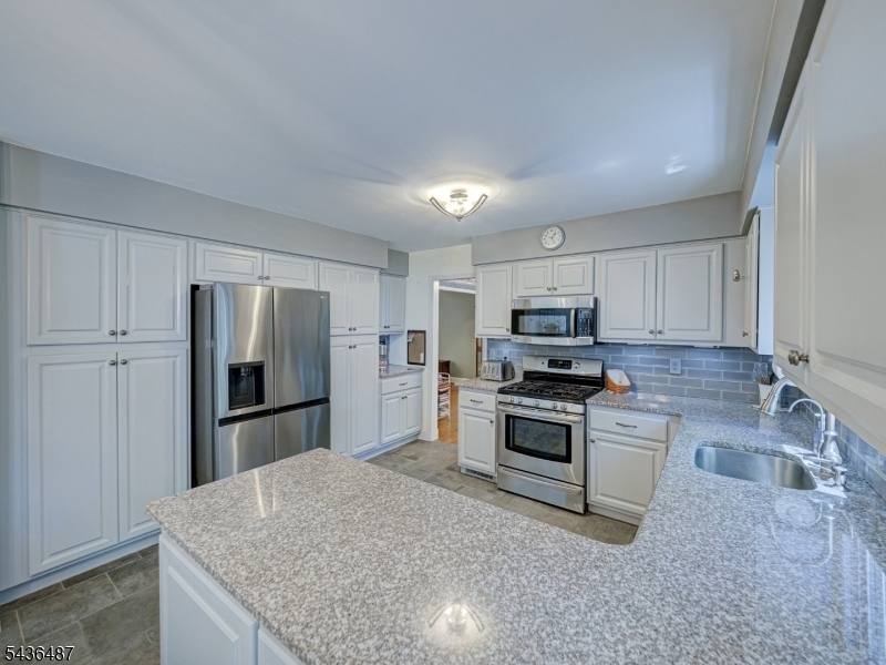 9 Chestnut Place Lebanon, NJ 08833 - Photo 7 of 43