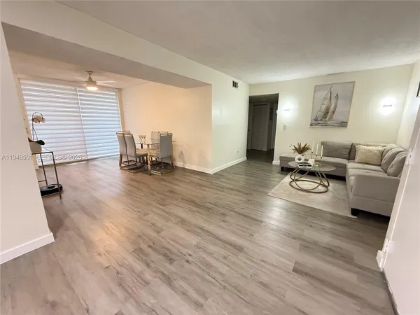 $2,600 | 11800 Southwest 18th Street, Unit 4104, Miami, FL 33175