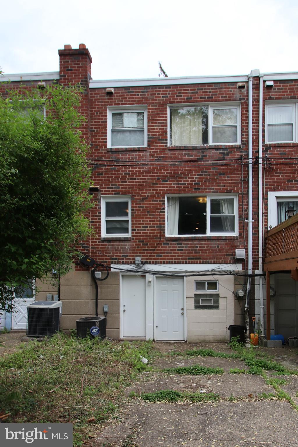 2734 West Country Club Road Philadelphia, PA 19131 - Photo 29 of 30 Back of House