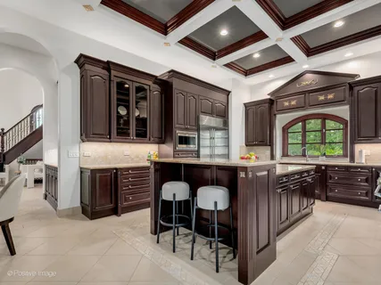 $2,500,000 | 11315 77th Street, Burr Ridge, IL 60527