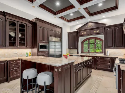 $2,500,000 | 11315 77th Street, Burr Ridge, IL 60527