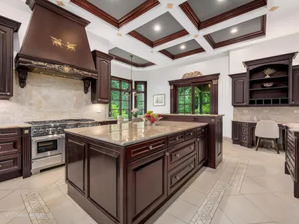 $2,500,000 | 11315 77th Street, Burr Ridge, IL 60527