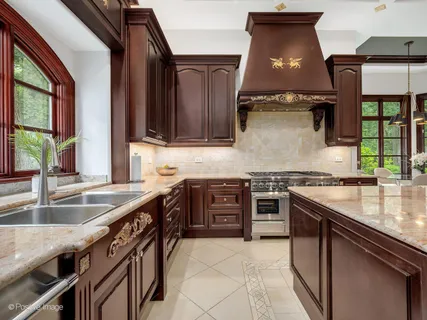 $2,500,000 | 11315 77th Street, Burr Ridge, IL 60527