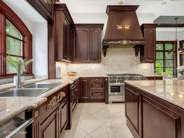 $2,500,000 | 11315 77th Street, Burr Ridge, IL 60527