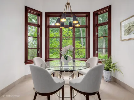 $2,500,000 | 11315 77th Street, Burr Ridge, IL 60527