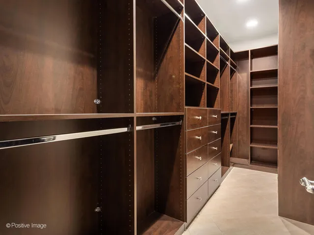 $2,500,000 | 11315 77th Street, Burr Ridge, IL 60527