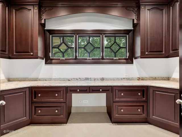 $2,500,000 | 11315 77th Street, Burr Ridge, IL 60527