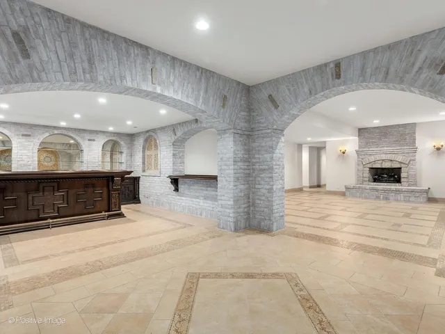 $2,500,000 | 11315 77th Street, Burr Ridge, IL 60527