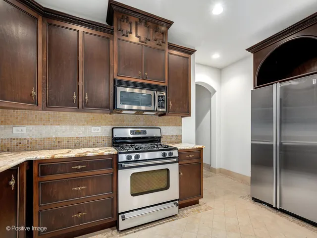 $2,500,000 | 11315 77th Street, Burr Ridge, IL 60527