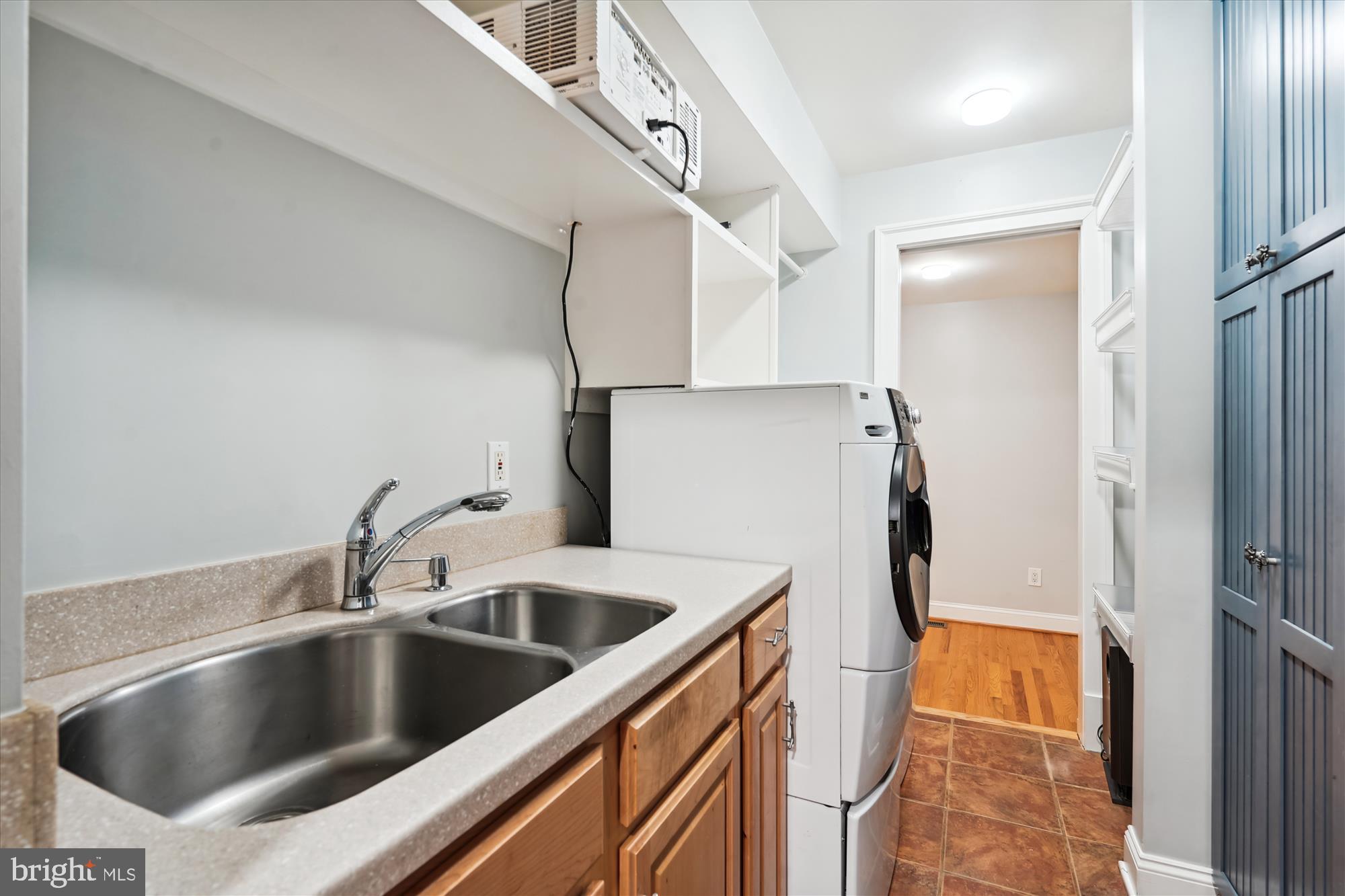 2559 Five Oaks Road Vienna, VA 22181 - Photo 18 of 55 Main Level Laundry Adj to Mud Rm Offers Dual Sink