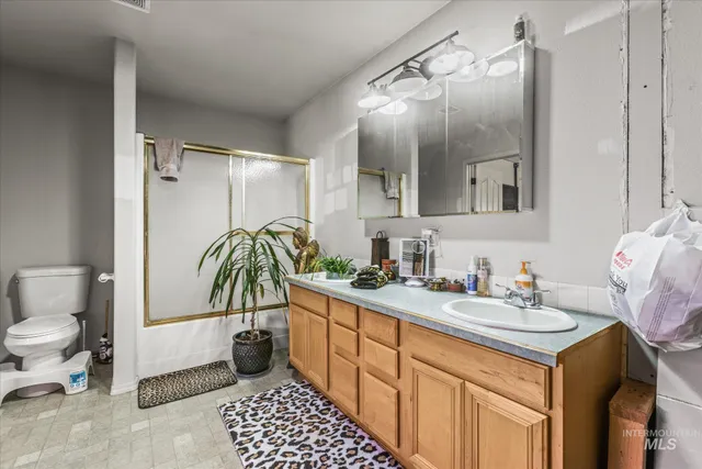 $549,900 | 1331 John Day Highway, Vale, OR 97918