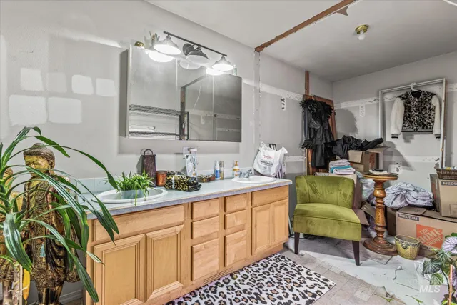 $549,900 | 1331 John Day Highway, Vale, OR 97918