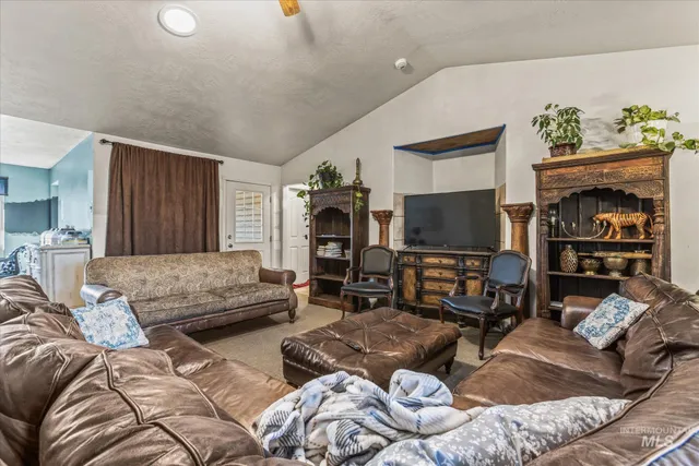 $549,900 | 1331 John Day Highway, Vale, OR 97918