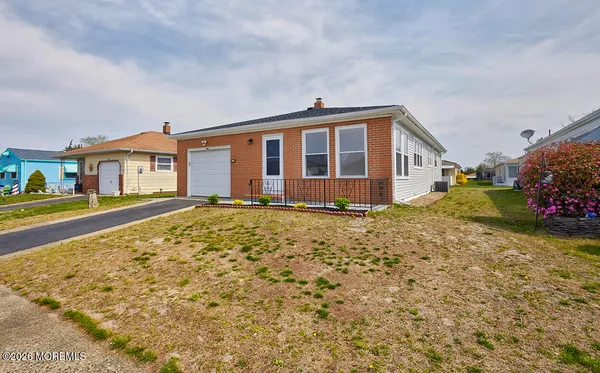 $374,900 | 9 Mirador Court, Toms River, NJ 08757