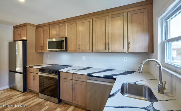 $374,900 | 9 Mirador Court, Toms River, NJ 08757