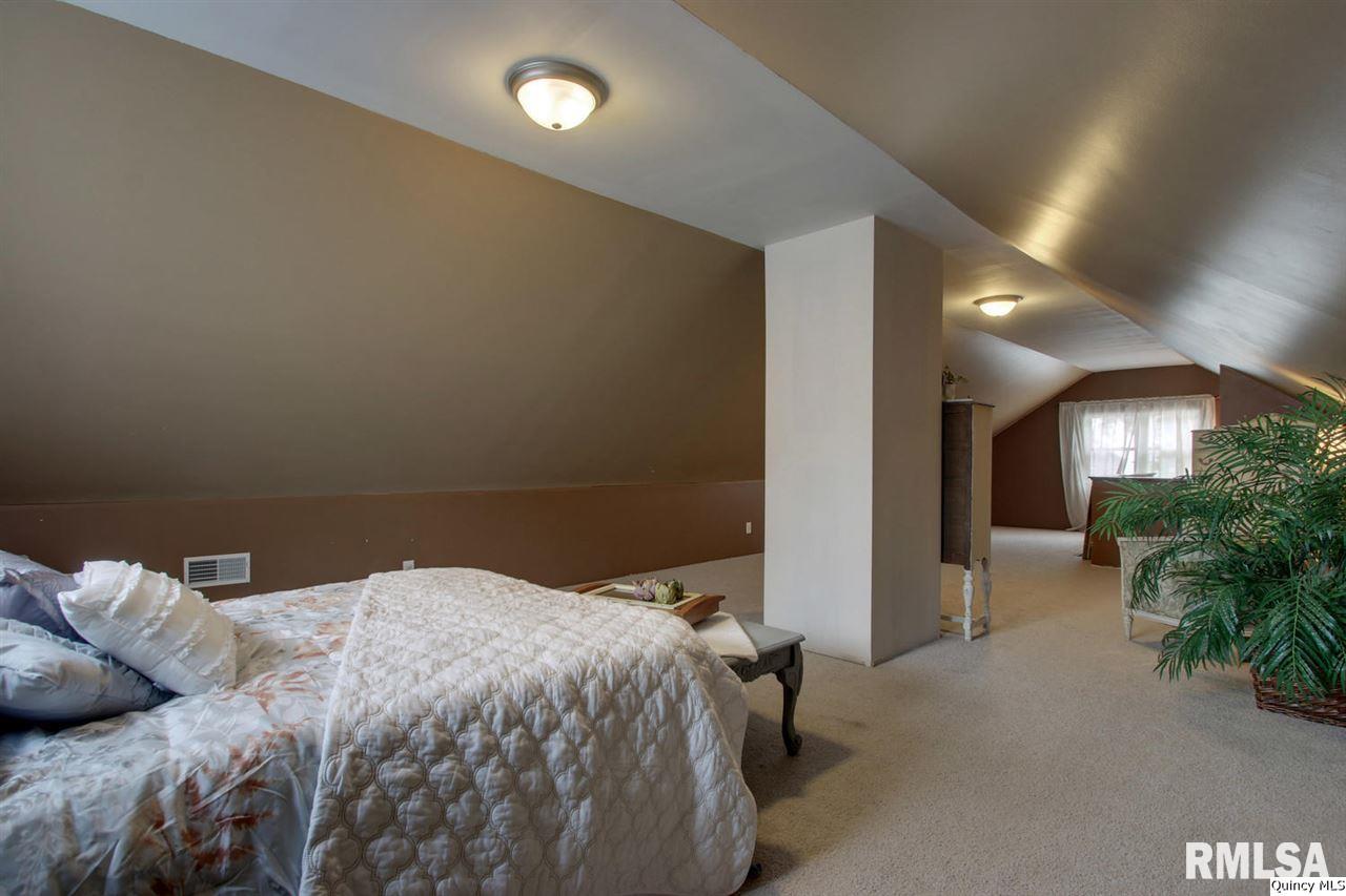 2241 Spring Street Quincy, IL 62301 - Photo 11 of 21