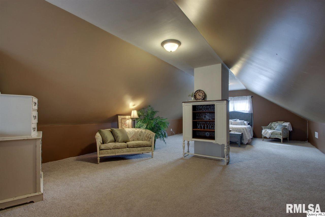 2241 Spring Street Quincy, IL 62301 - Photo 10 of 21