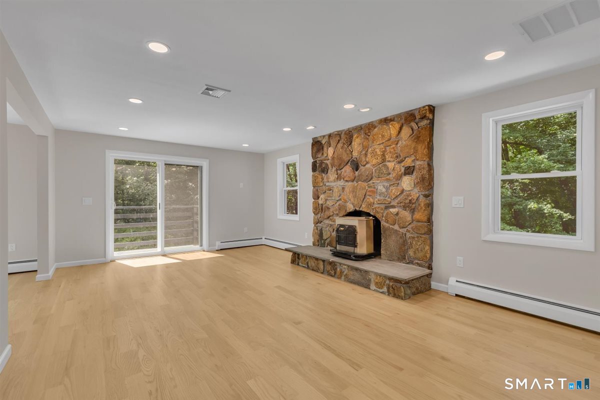 650 Manchester Road Glastonbury, CT 06033 - Photo 8 of 28 Gallery Image 8