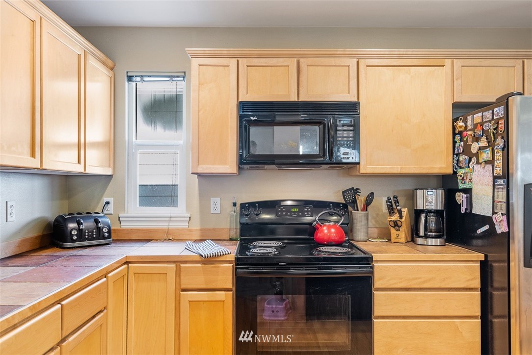8814 Northeast 178th Street Bothell, WA 98011 - Photo 11 of 32 Gallery Image 11