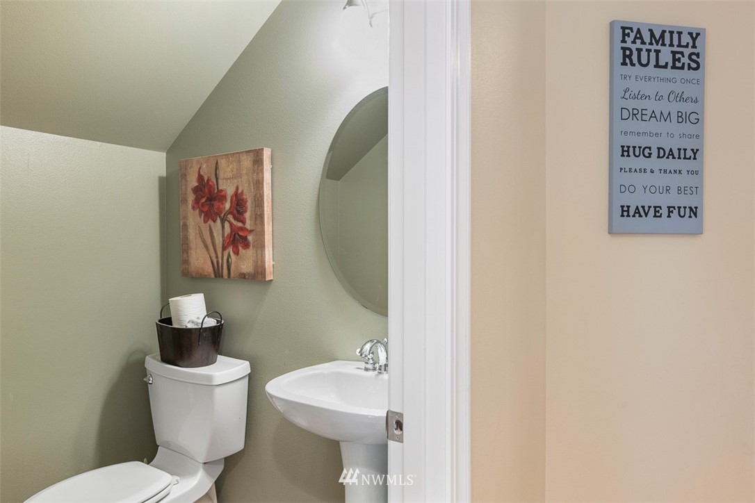 8814 Northeast 178th Street Bothell, WA 98011 - Photo 13 of 32 Gallery Image 13