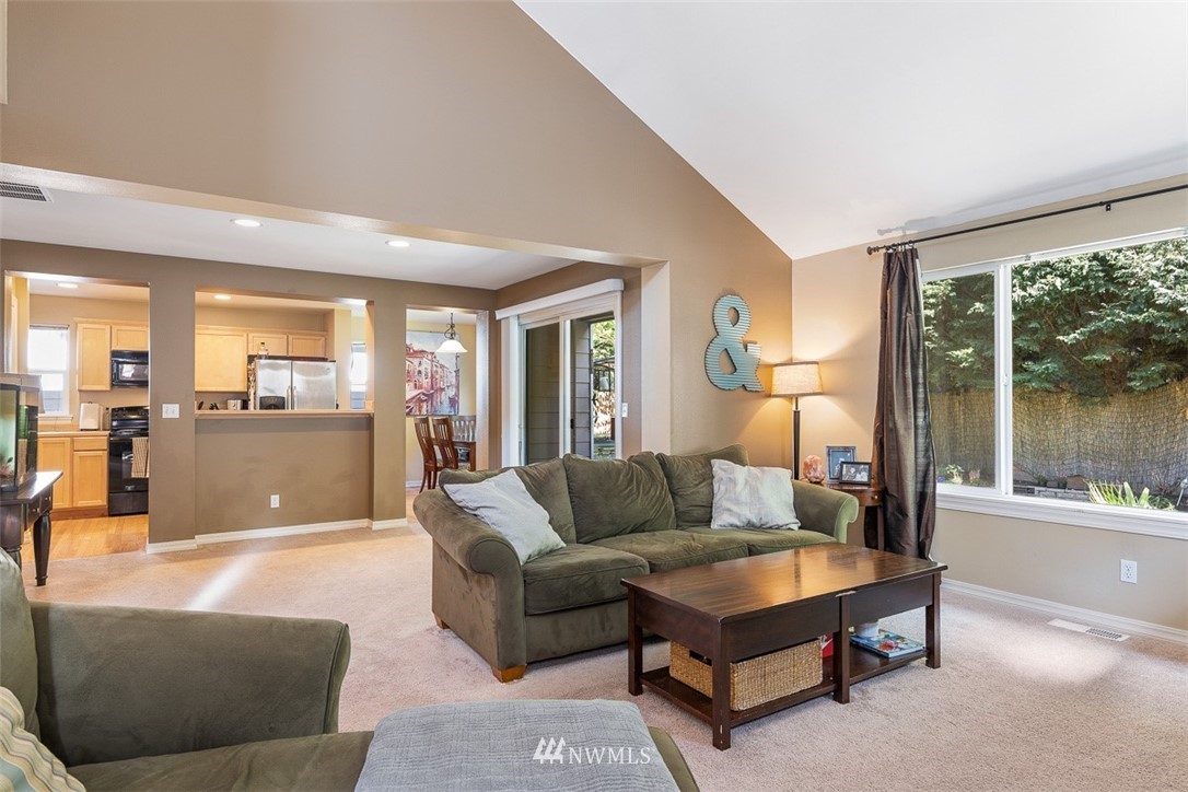 8814 Northeast 178th Street Bothell, WA 98011 - Photo 8 of 32 Gallery Image 8