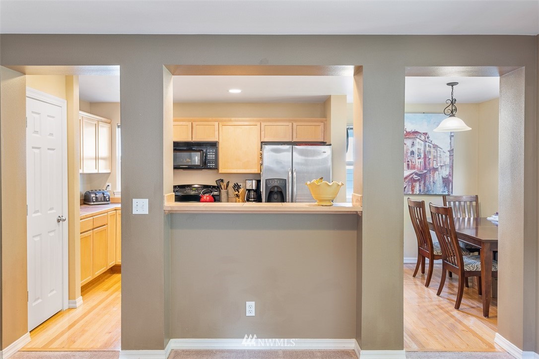 8814 Northeast 178th Street Bothell, WA 98011 - Photo 9 of 32 Gallery Image 9