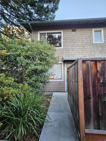 $695,000 | 180 Dakota Avenue, Unit D, Santa Cruz, CA 95060