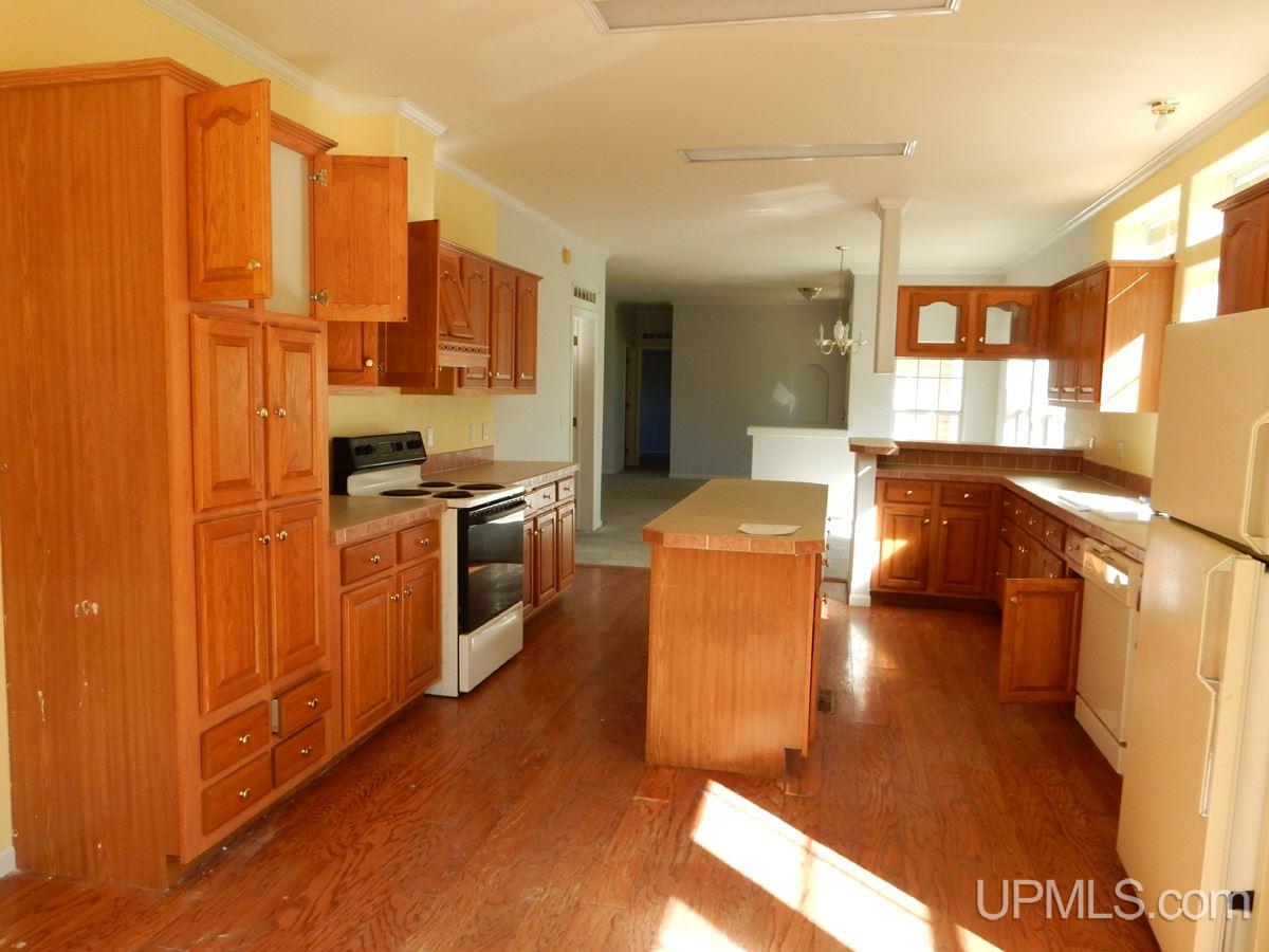 6015 Corinne Road Gould City, MI 49838 - Photo 7 of 22