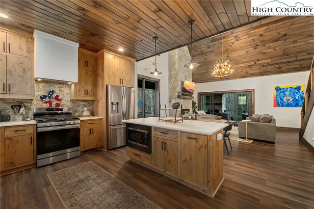 $1,199,900 | 703 Eagle Springs Trail, Banner Elk, NC 28604