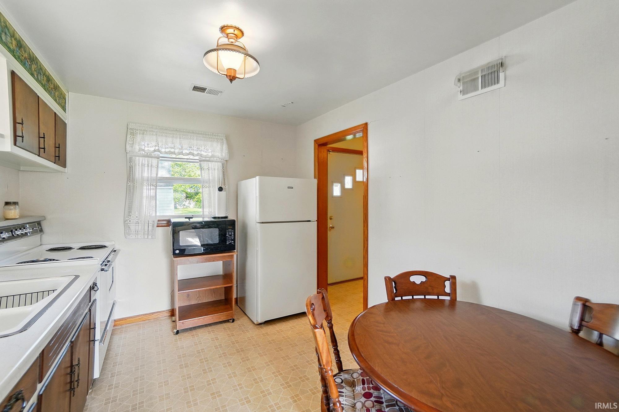 3023 Hobson Road Fort Wayne, IN 46805 - Photo 9 of 30 Gallery Image 9
