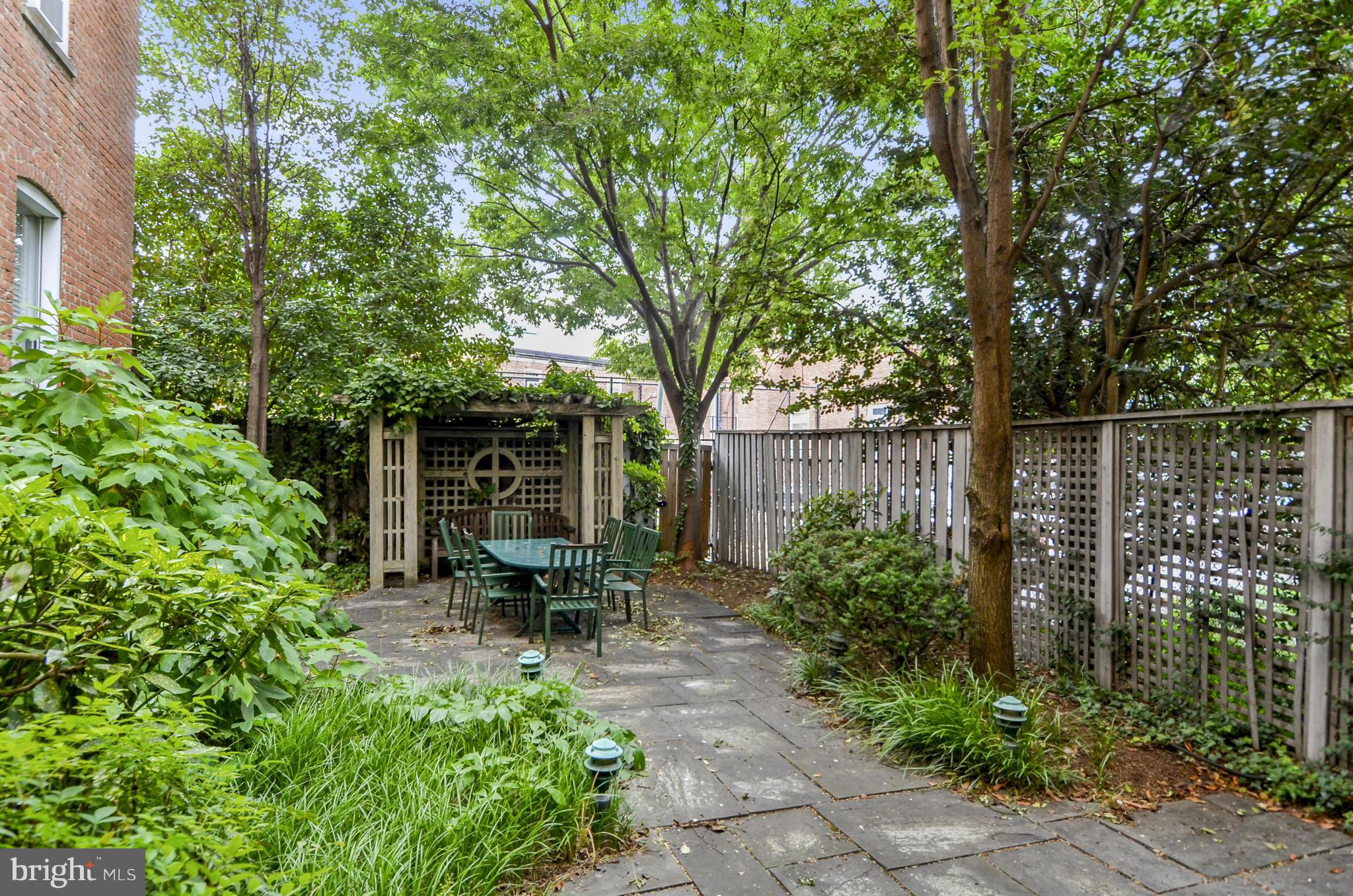 2006 Columbia Road Northwest, Unit 50 Washington, DC 20009 - Photo 23 of 30 Community Courtyard