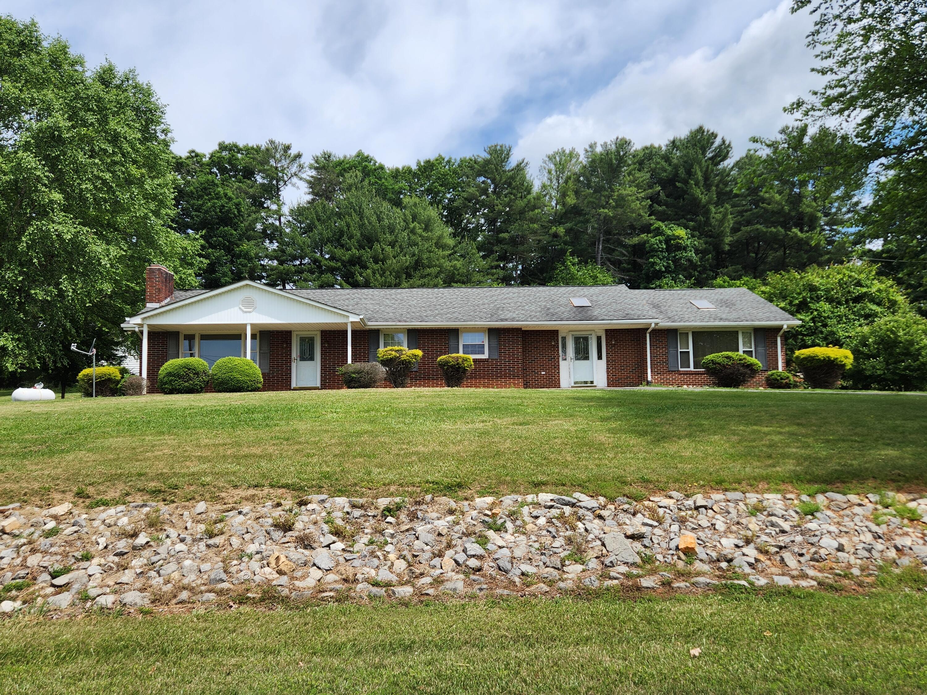 100 Wescott Road Rocky Mount, VA 24151 - Photo 1 of 25 Ranch Home!