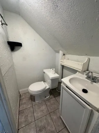 $2,400 | 426 Franklin Street, Unit 2, Elizabeth Port, NJ 07206