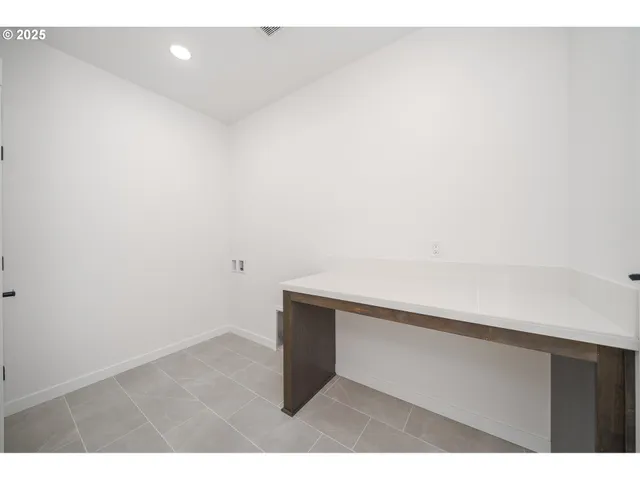 $649,900 | 2312 East Dalmation Drive, La Center, WA 98629