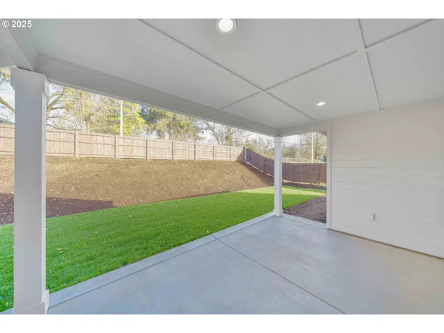 $649,900 | 2312 East Dalmation Drive, La Center, WA 98629