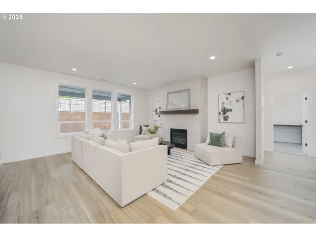 $649,900 | 2312 East Dalmation Drive, La Center, WA 98629