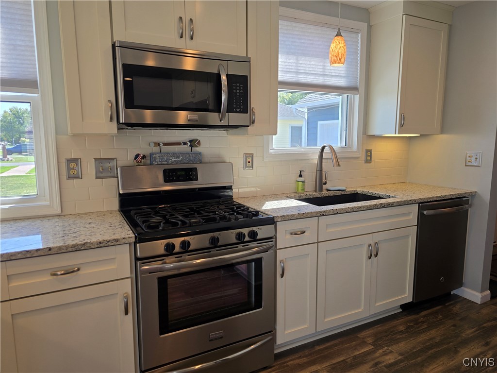 6244 Muskrat Bay Road Brewerton, NY 13029 - Photo 13 of 36