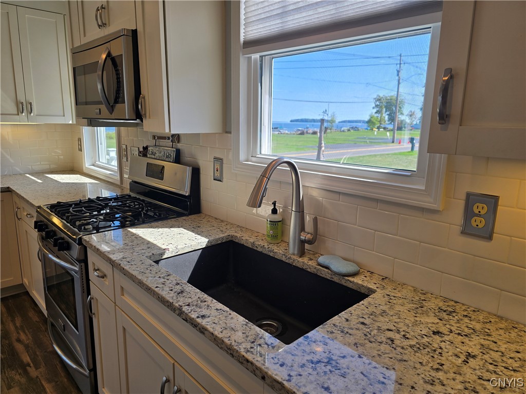 6244 Muskrat Bay Road Brewerton, NY 13029 - Photo 6 of 36