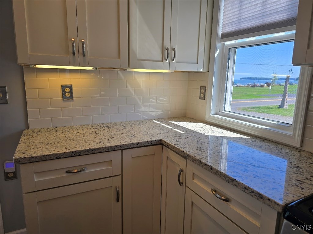 6244 Muskrat Bay Road Brewerton, NY 13029 - Photo 7 of 36