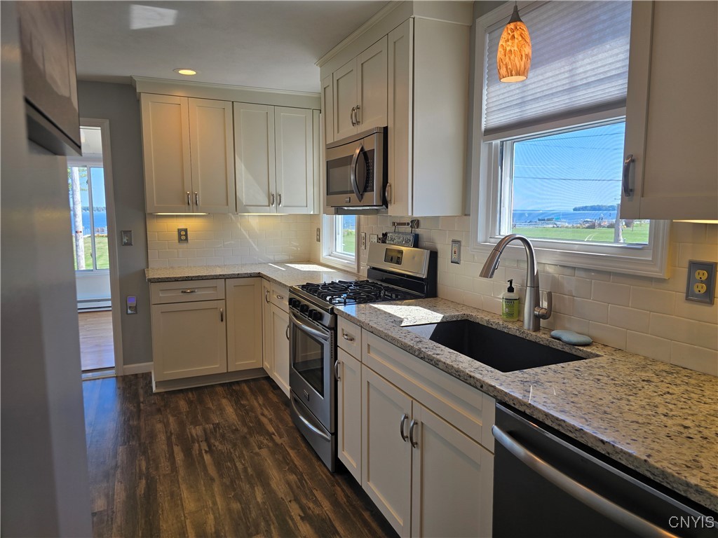 6244 Muskrat Bay Road Brewerton, NY 13029 - Photo 8 of 36