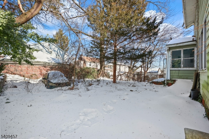 37 Custer Avenue Newark, NJ 07112 - Photo 5 of 6