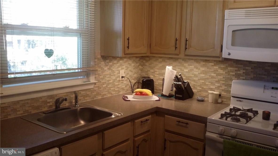65 Sycamore Access Road, Unit 14 Manahawkin, NJ 08050 - Photo 8 of 19 Gallery Image 8