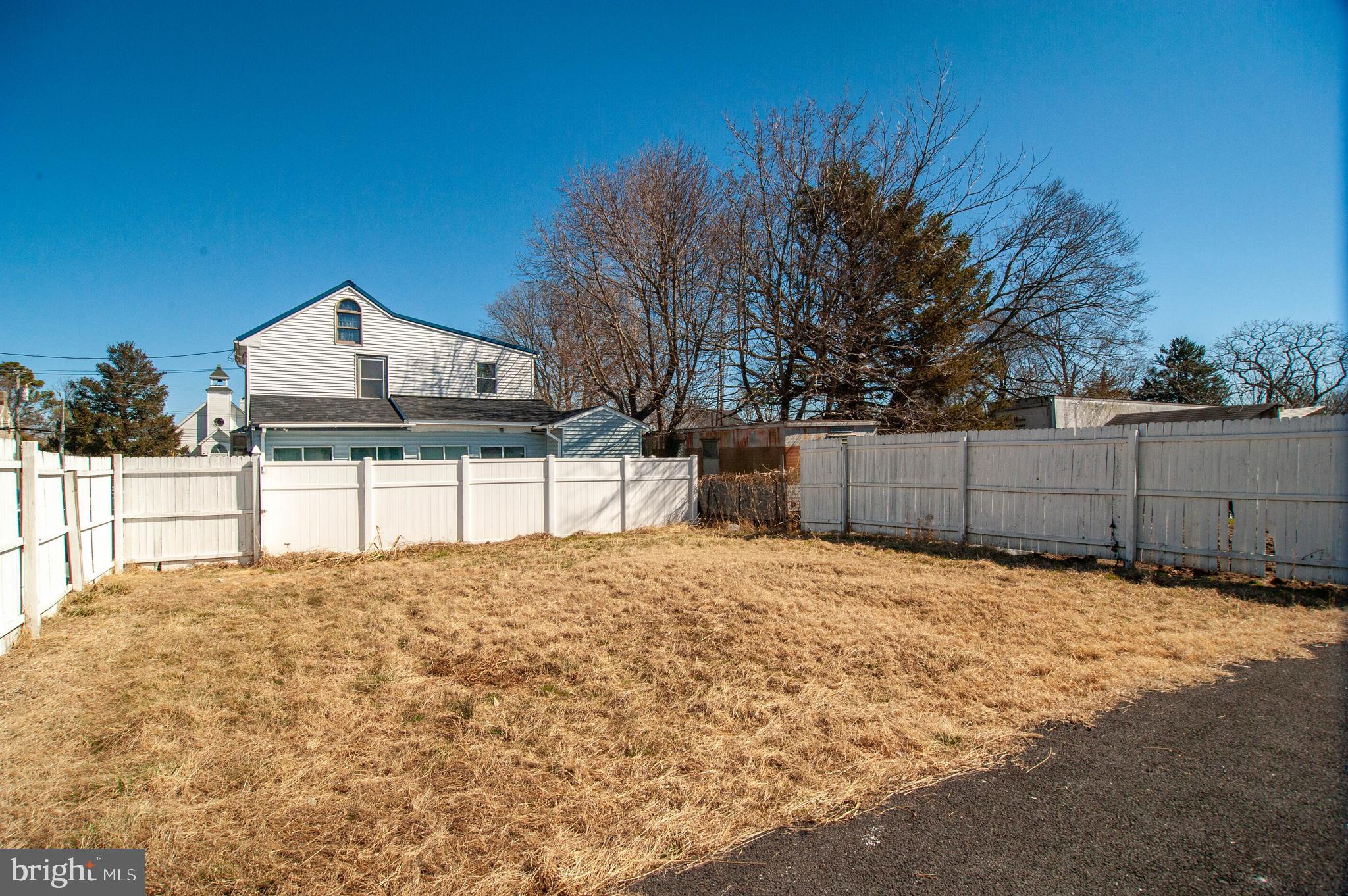 108 Bell Street Dover, DE 19901 - Photo 3 of 14 Side Yard