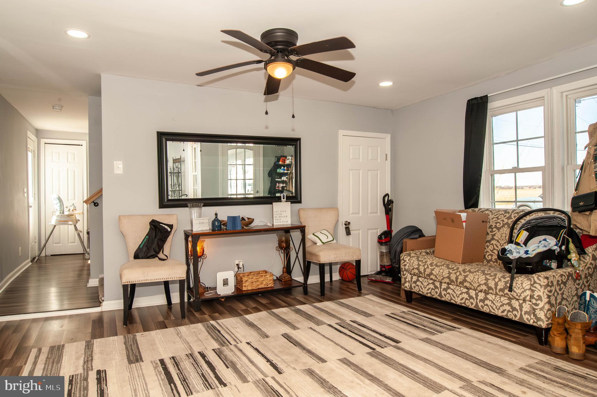 108 Bell Street Dover, DE 19901 - Photo 4 of 14 Foyer/Dining room