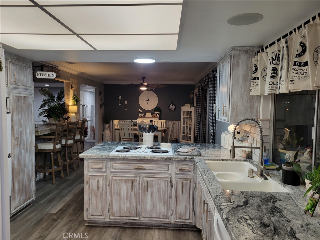 21535 Pine Ridge Avenue Apple Valley, CA 92307 - Photo 13 of 40